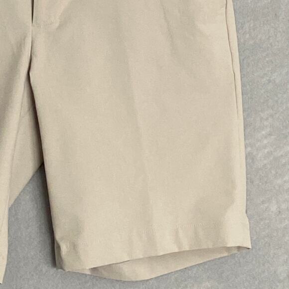 Hart Schaffner Marx Men's 28W Shorts Flat Front 4-Way Stretch Light Beige NEW - Picture 3 of 9